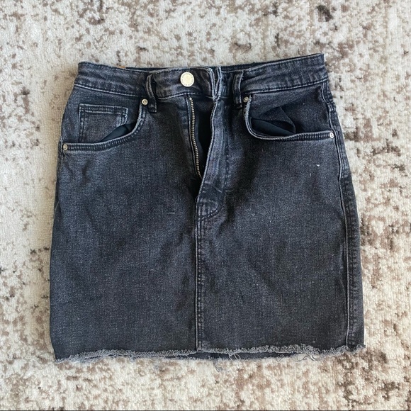 Zara black denim mini skirt. Size S. - Picture 1 of 3